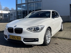 BMW 1-serie - 116i | Upgrade Ed. | SPORT | LEDER | GROOT NAVI | M-pakket | VOL