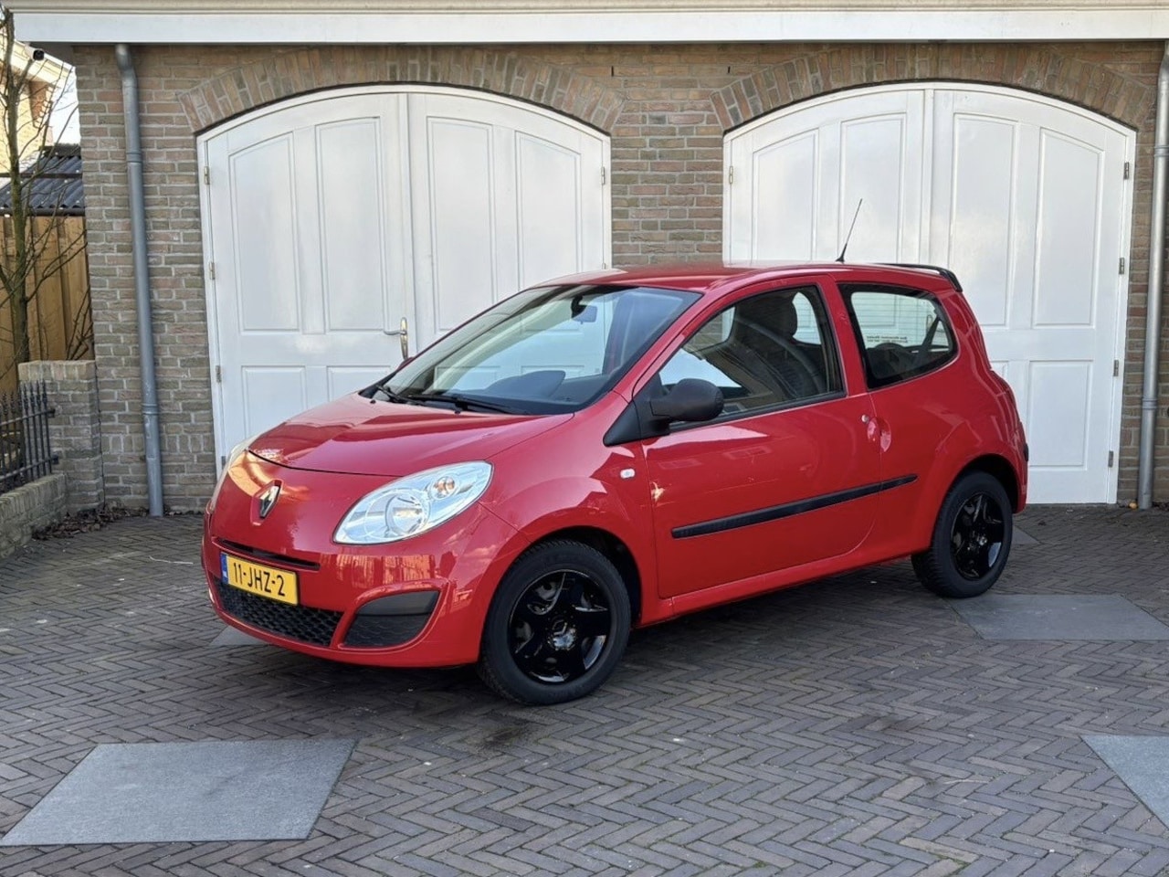 Renault Twingo - 1.2 Authentique Sportieve uitstraling - AutoWereld.nl