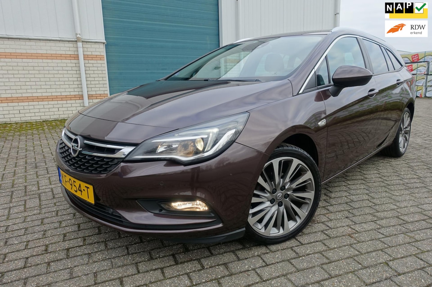 Opel Astra Sports Tourer - 1.4 Business+ - 1e eigenaar - dealer ondh -navi - park. sensoren v&a - AutoWereld.nl