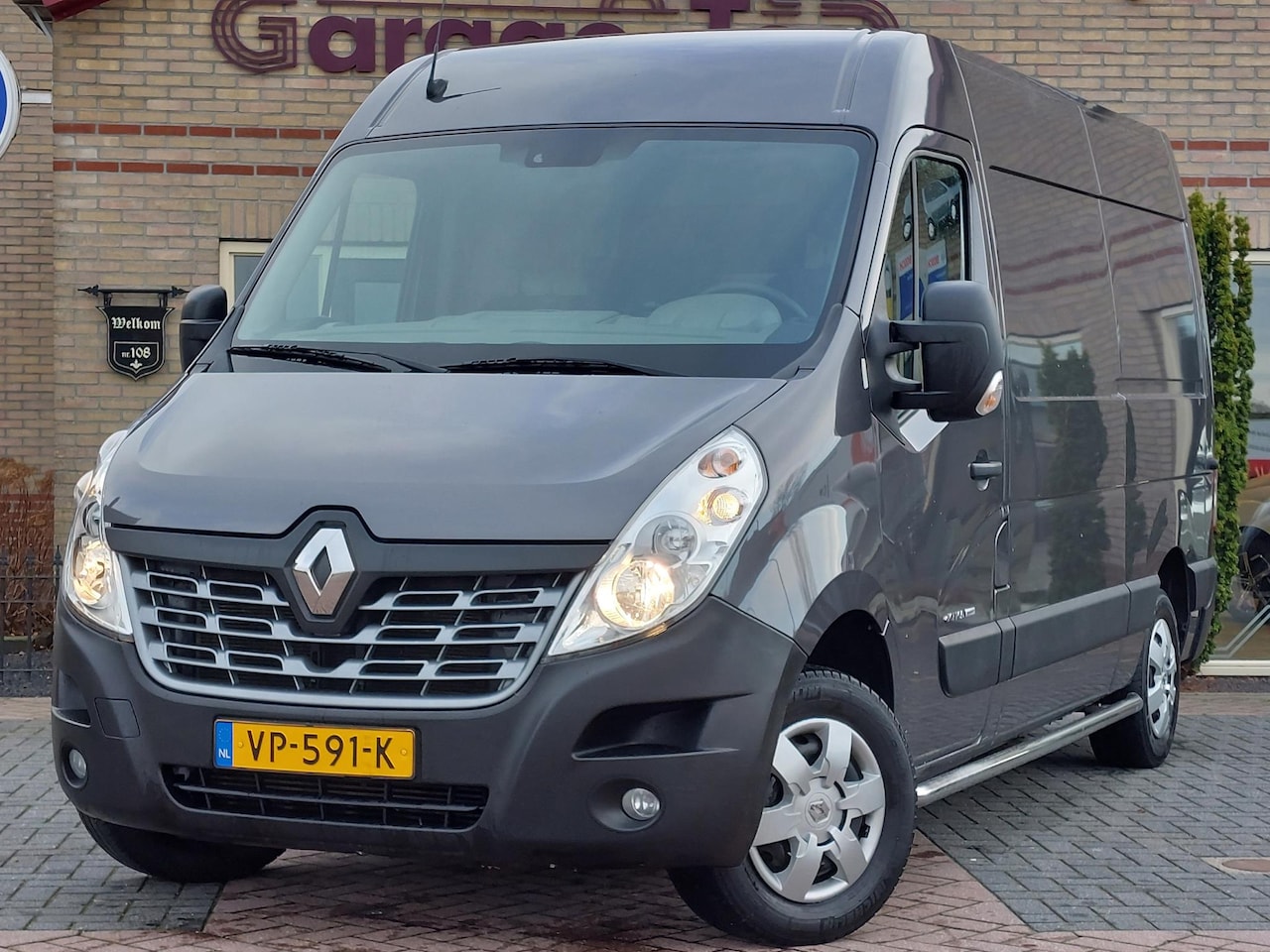 Renault Master - T35 2.3 dCi L2H2 | 1e eigenaar | NAP | Navi | PDC | Trekhaak - AutoWereld.nl