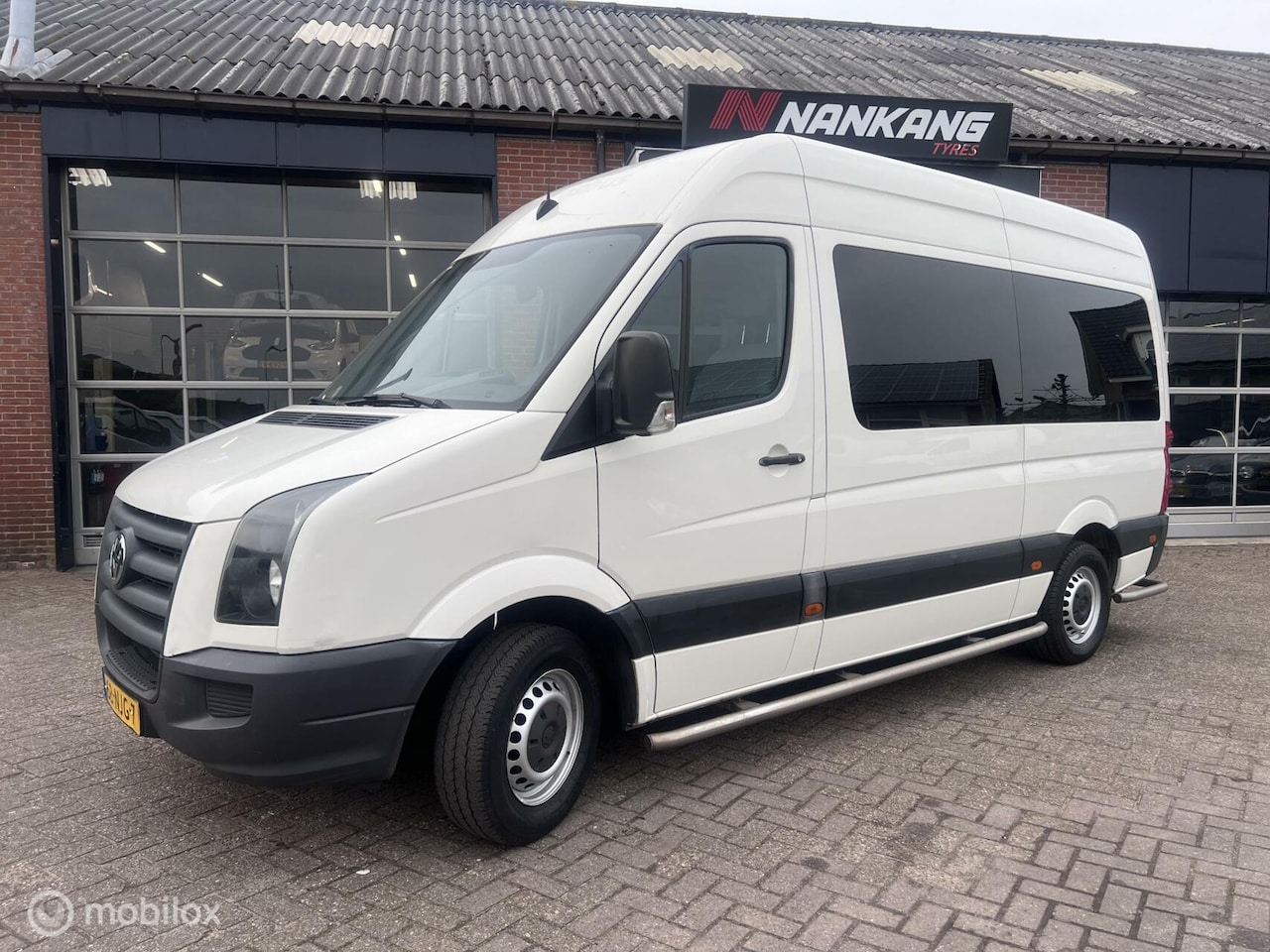 Volkswagen Crafter - Combi 32 2.5 TDI L2H2 rolstoelvervoer - AutoWereld.nl