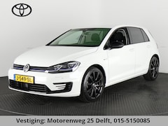 Volkswagen e-Golf - FULL ELECTRIC.136 PK.WARMTEPOMP. ACCU 99 % DIGITAAL DASHBOARD. ALS NIEUW TOT 2 JAAR GARANT