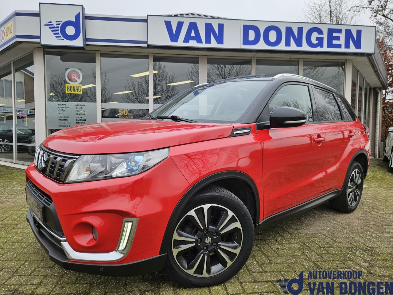 Suzuki Vitara - 1.4 Boosterjet Stijl | Automaat | Panorama / Navi / Two-Tone | 140 PK - AutoWereld.nl