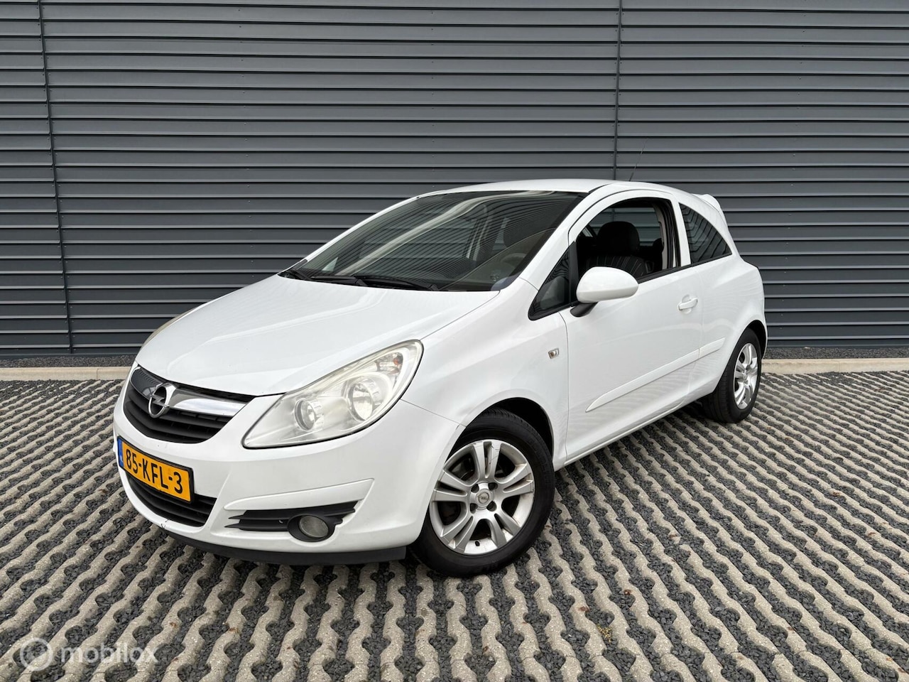 Opel Corsa - 1.4-16V White Edition | Airco | Fietsendrager! - AutoWereld.nl