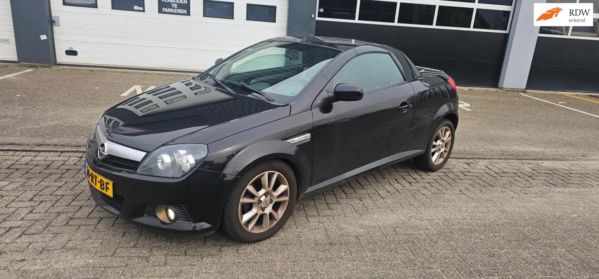 Opel Tigra TwinTop - 1.4-16V Sport airco leer dak defect - AutoWereld.nl