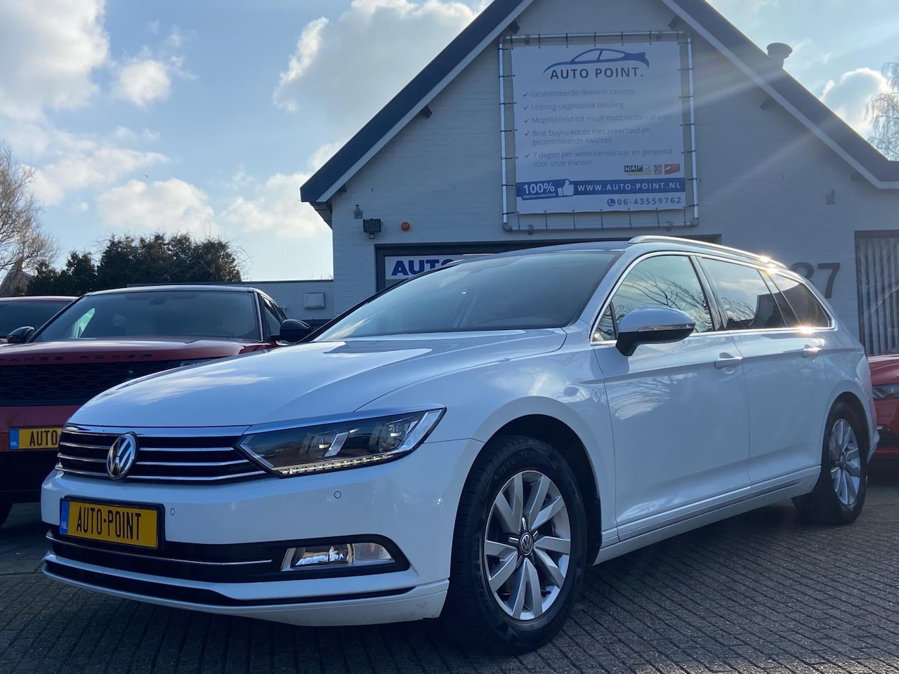 Volkswagen Passat Variant - 1.6 TDI AUT/CRUISE/NAV/SPORTSEATS/XENON/PDC - AutoWereld.nl