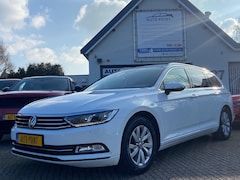 Volkswagen Passat Variant - 1.6 TDI AUT/CRUISE/NAV/SPORTSEATS/XENON/PDC