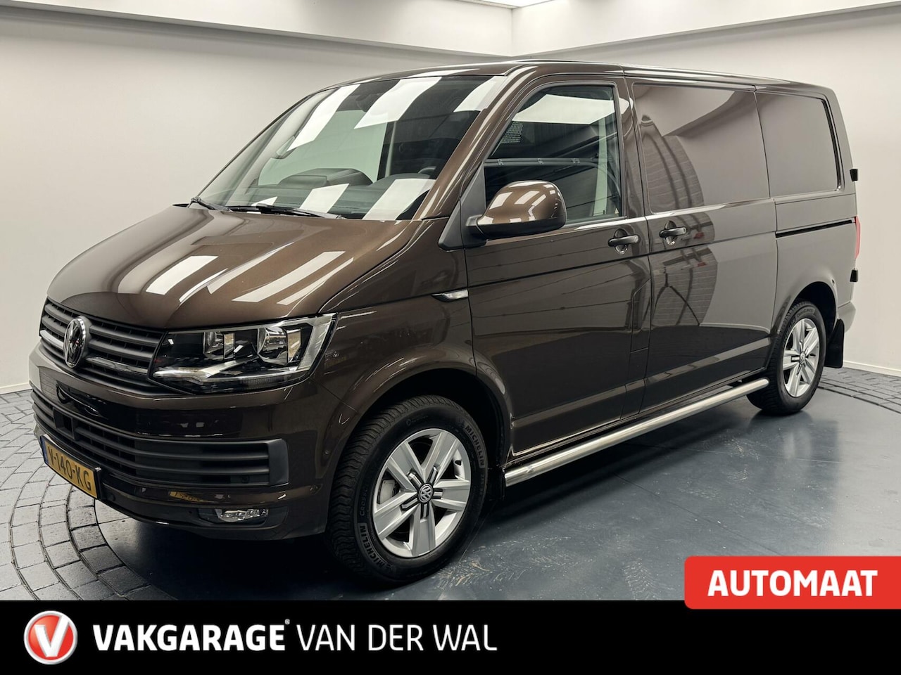 Volkswagen Transporter - 2.0 TDi L1H1 Automaat-Cr.contr-Airco-Lm.17"velgen-Side bars-Schuifdeur L+R-PDC - AutoWereld.nl