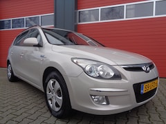 Hyundai i30 CW - 1.6i Dynamic Clima Trekhaak 161Dkm NAP NL-Auto 2E-Eigenaar