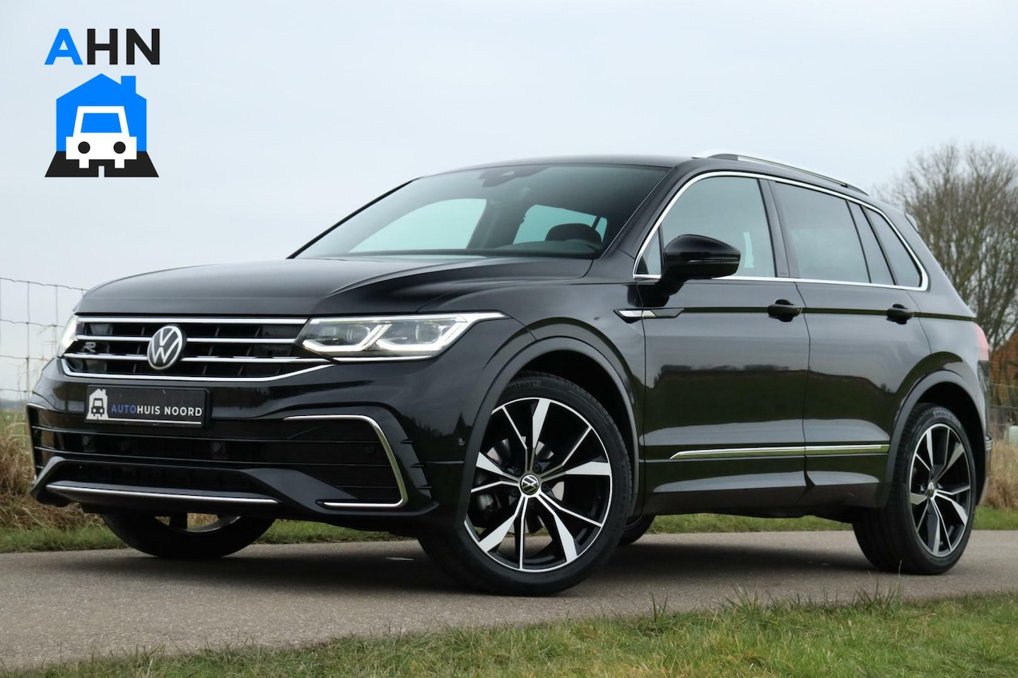 Volkswagen Tiguan - 1.5 TSI / 3x R-Line / Virtual Cockpit / Camera / Matrix LED / Standkachel / 20"! - AutoWereld.nl