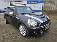 MINI Cooper S - 1.6 Cooper S / Xenon / PDC / Climate / Navi