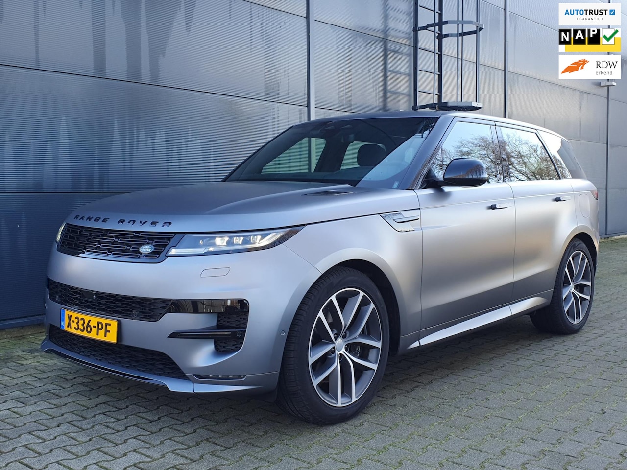 Land Rover Range Rover Sport - P550e Autobiography - F.GARANTIE / EIGER GREY SATIN / XPEL-FOLIE / ELEKTR. TREKH. / DASHCA - AutoWereld.nl