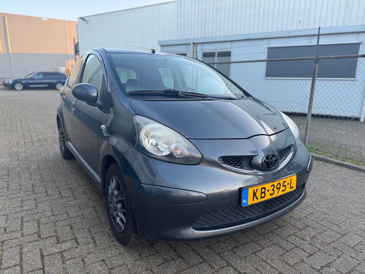 Toyota Aygo - 1.0-12V + (bj dec-2006) 5-DEURS|AIRCO|APK|LMV 14” - AutoWereld.nl