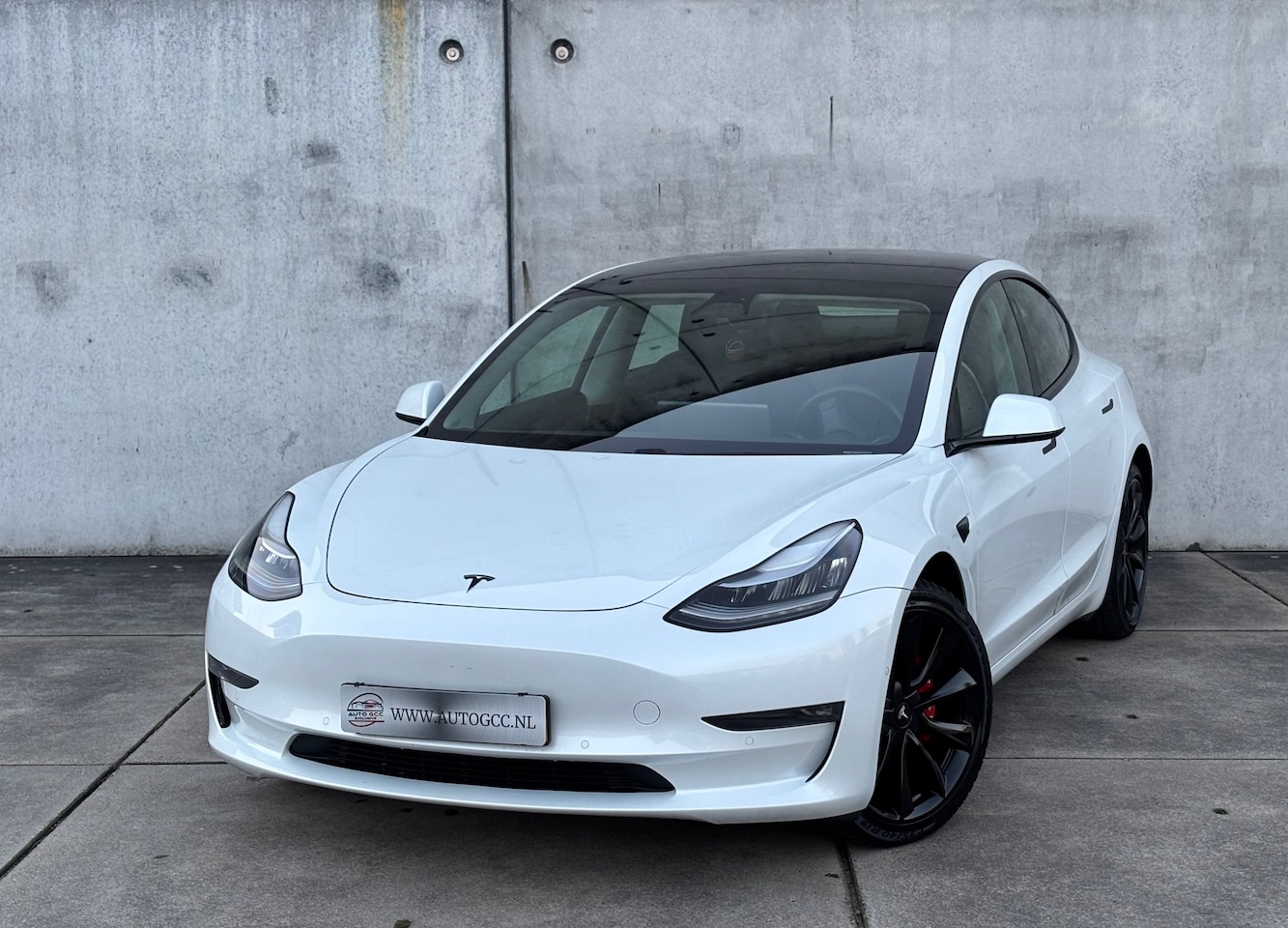 Tesla Model 3 - Long Range RWD LONG RANGE AWD 75kWh AUTOPILOT PANO NAP BTW TREKHAAK - AutoWereld.nl