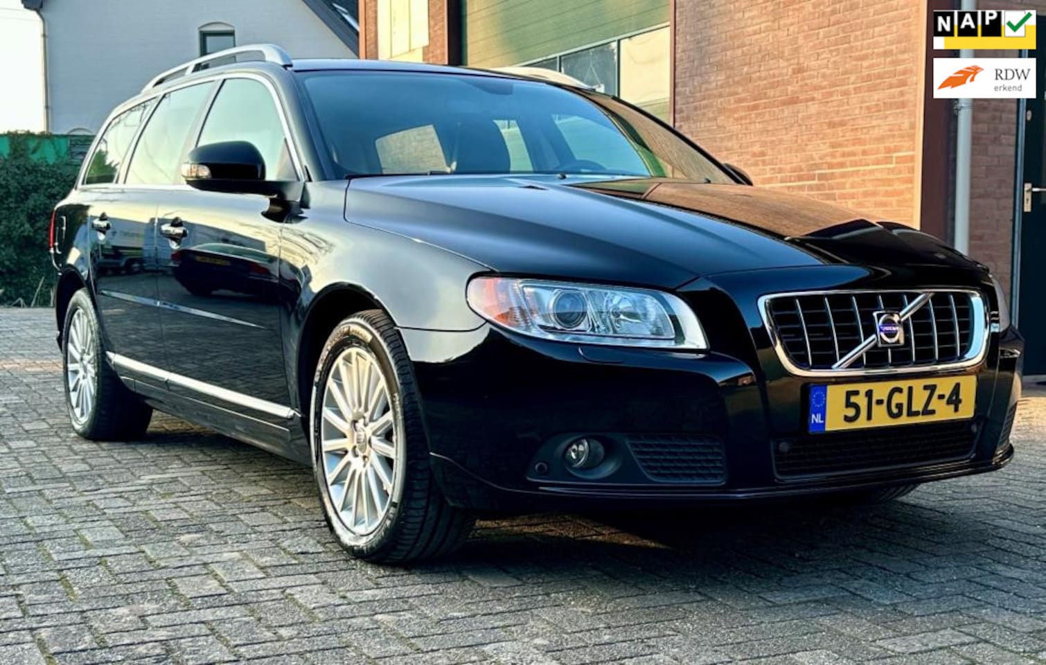 Volvo V70 - 2.5T Summum Youngtimer lage kmst 1e eigenaar NLNAP - AutoWereld.nl