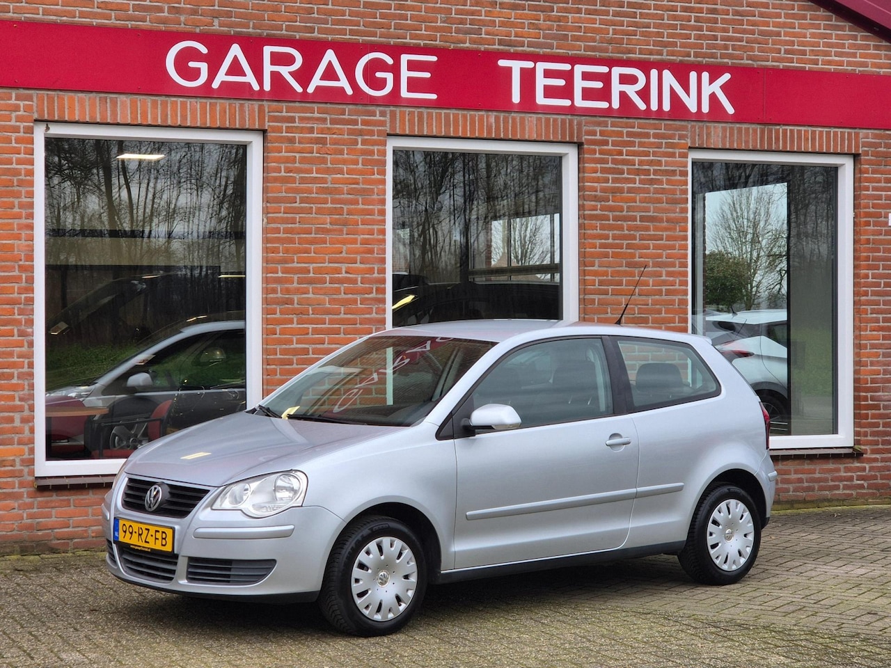 Volkswagen Polo - 1.2-12V Turijn 64PK 3drs airco, elektr.ramen, stuurbekr, radio/cd RIJKLAAR - AutoWereld.nl