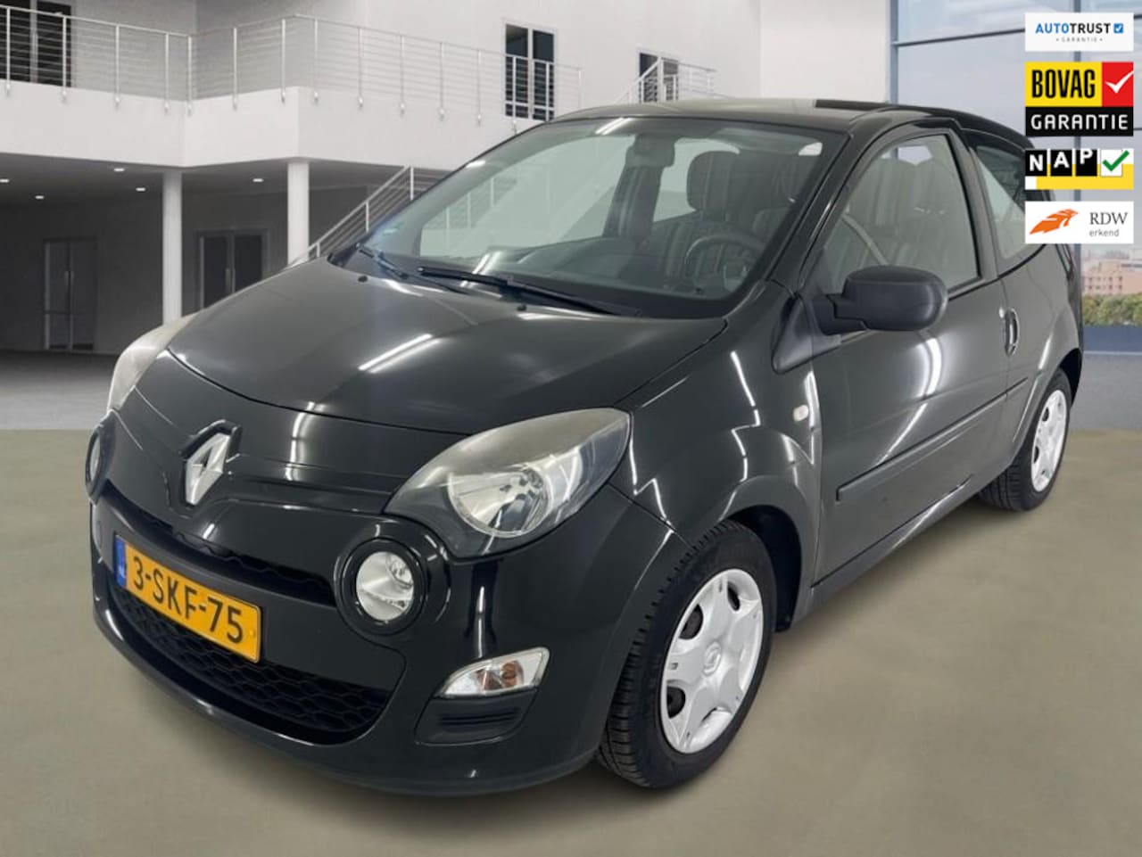 Renault Twingo - 1.2 16V Parisienne 61.100 km +NAP NL-auto - AutoWereld.nl