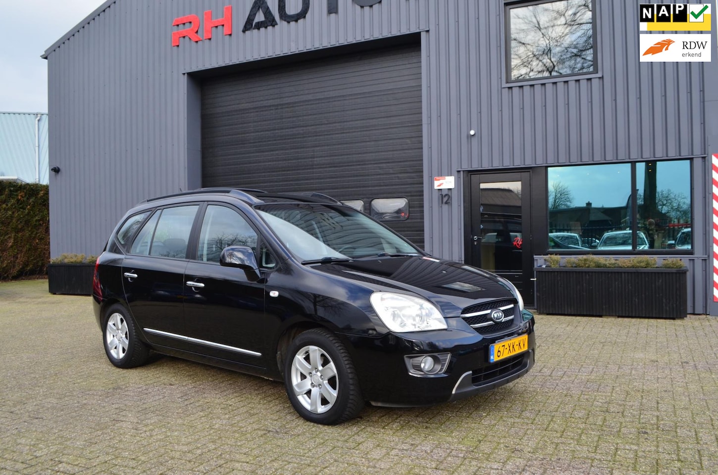 Kia Carens - 2.0 CVVT X-ecutive | Trekhaak | NAP | Clima - AutoWereld.nl