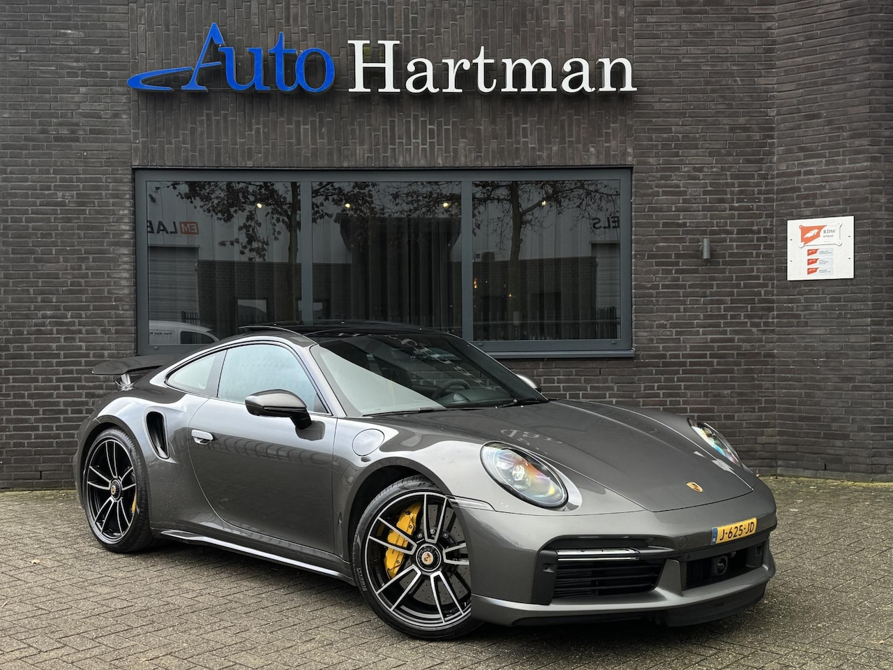 Porsche 911 - 992 3.8 Turbo S LIFT | Burmester | ACC | 360cam | PANO | NL Auto - AutoWereld.nl