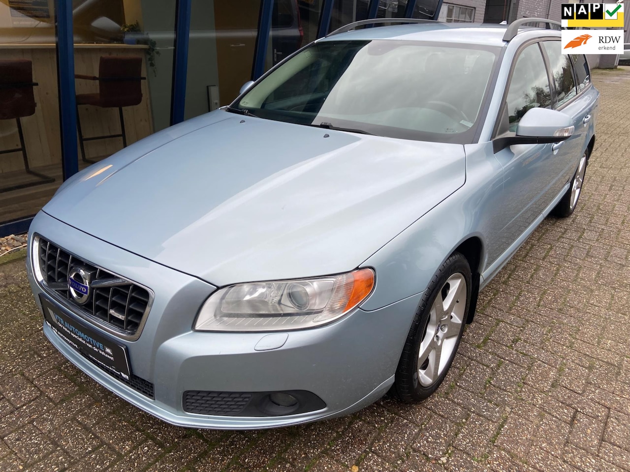 Volvo V70 - 2.5T Momentum 200PK Youngtimer - AutoWereld.nl