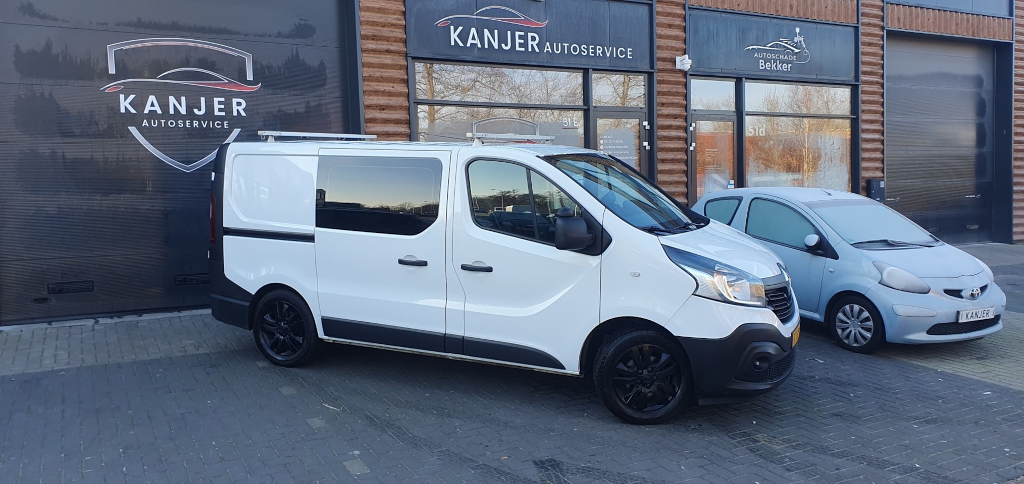 Renault Trafic - 1.6 DCI T27 L1H1 LEASE MOGELIJK 6 BAK AIRCO/CRUISE/TREKHAAK/ 3 ZITS APK NIEUW - AutoWereld.nl