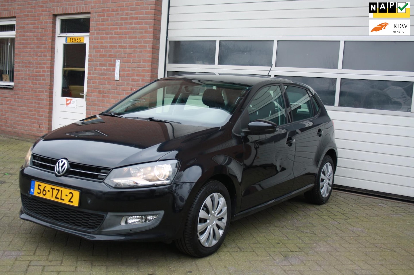 Volkswagen Polo - 1.2 TSI Comfortline. Nederlandse auto, nap, elektrische ramen voor, zwart metalic, 5 deurs - AutoWereld.nl