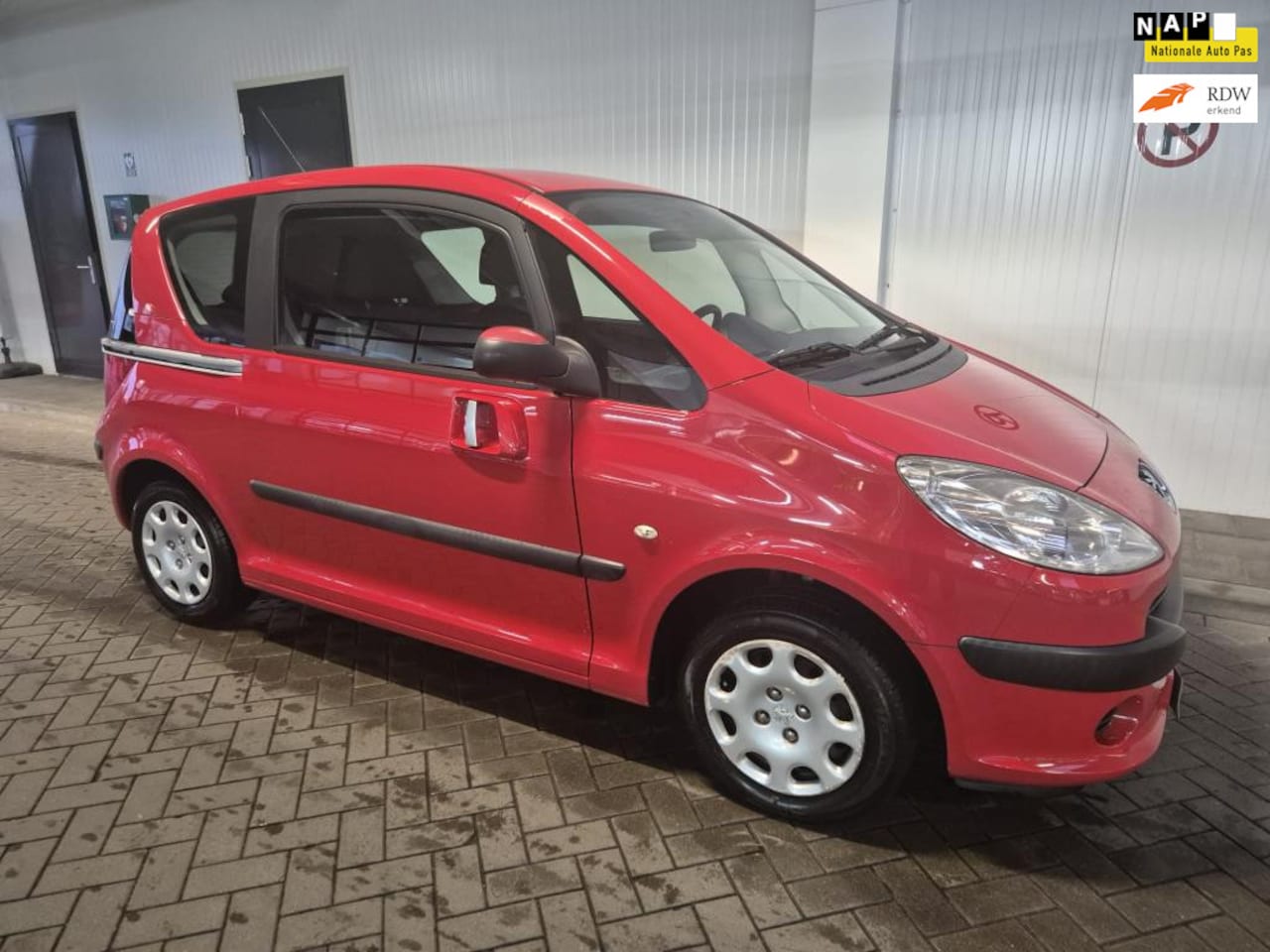 Peugeot 1007 - 1.4 Urban/NIEUWE APK/NAP - AutoWereld.nl