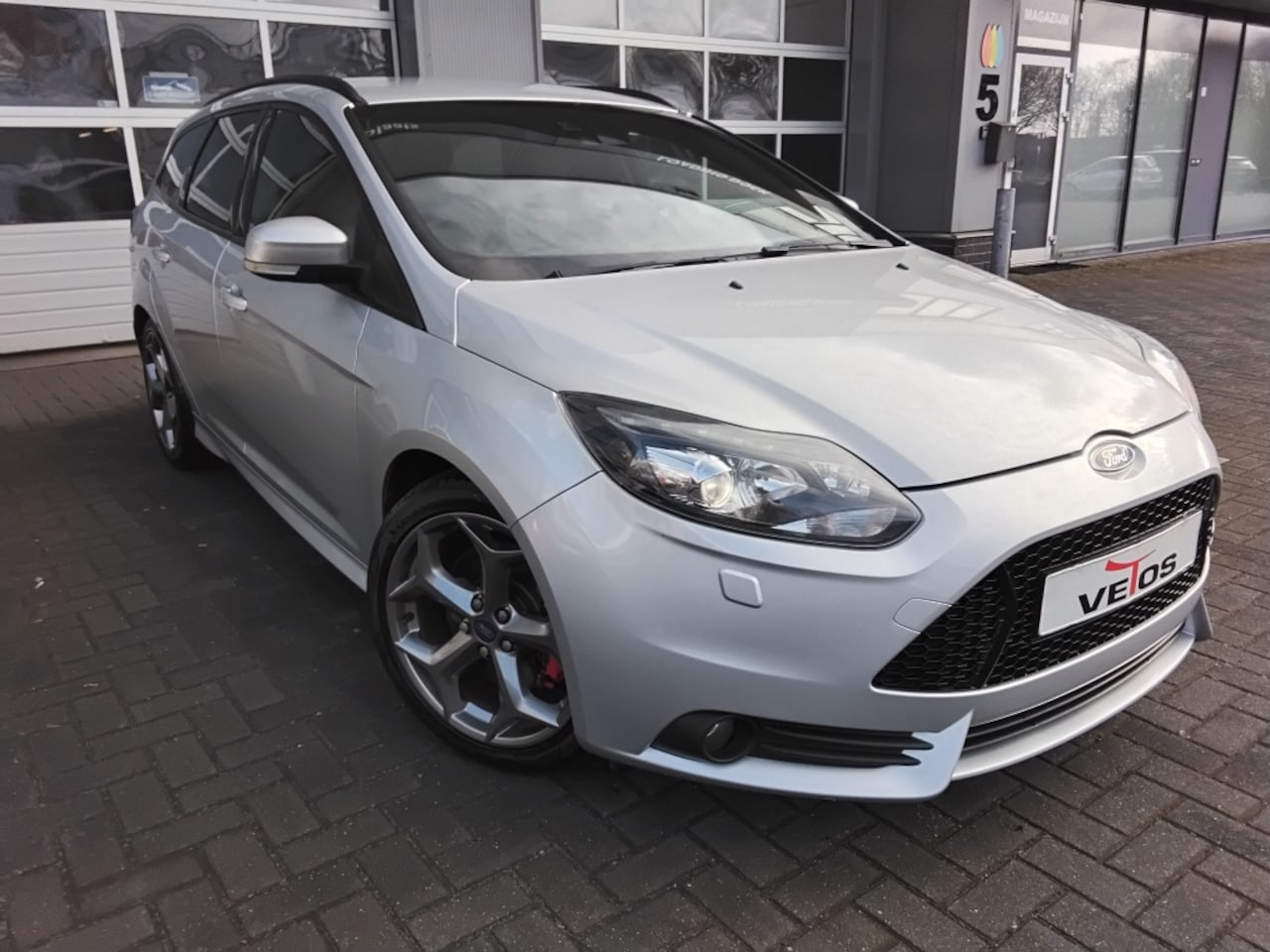 Ford Focus Wagon - 2.0 EcoB. ST-3 | FULL OPTIONS | LANE ASS | KEY FREE | MOOIE AUTO - AutoWereld.nl