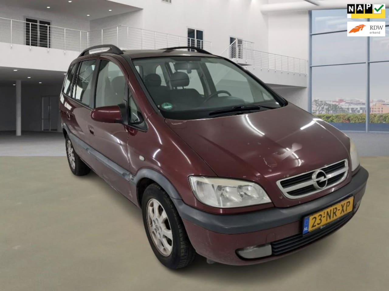 Opel Zafira - 2.2-16V Elegance Automaat 7 persoons TrekHaak Airco Elek Ramen Voor en Achter - AutoWereld.nl