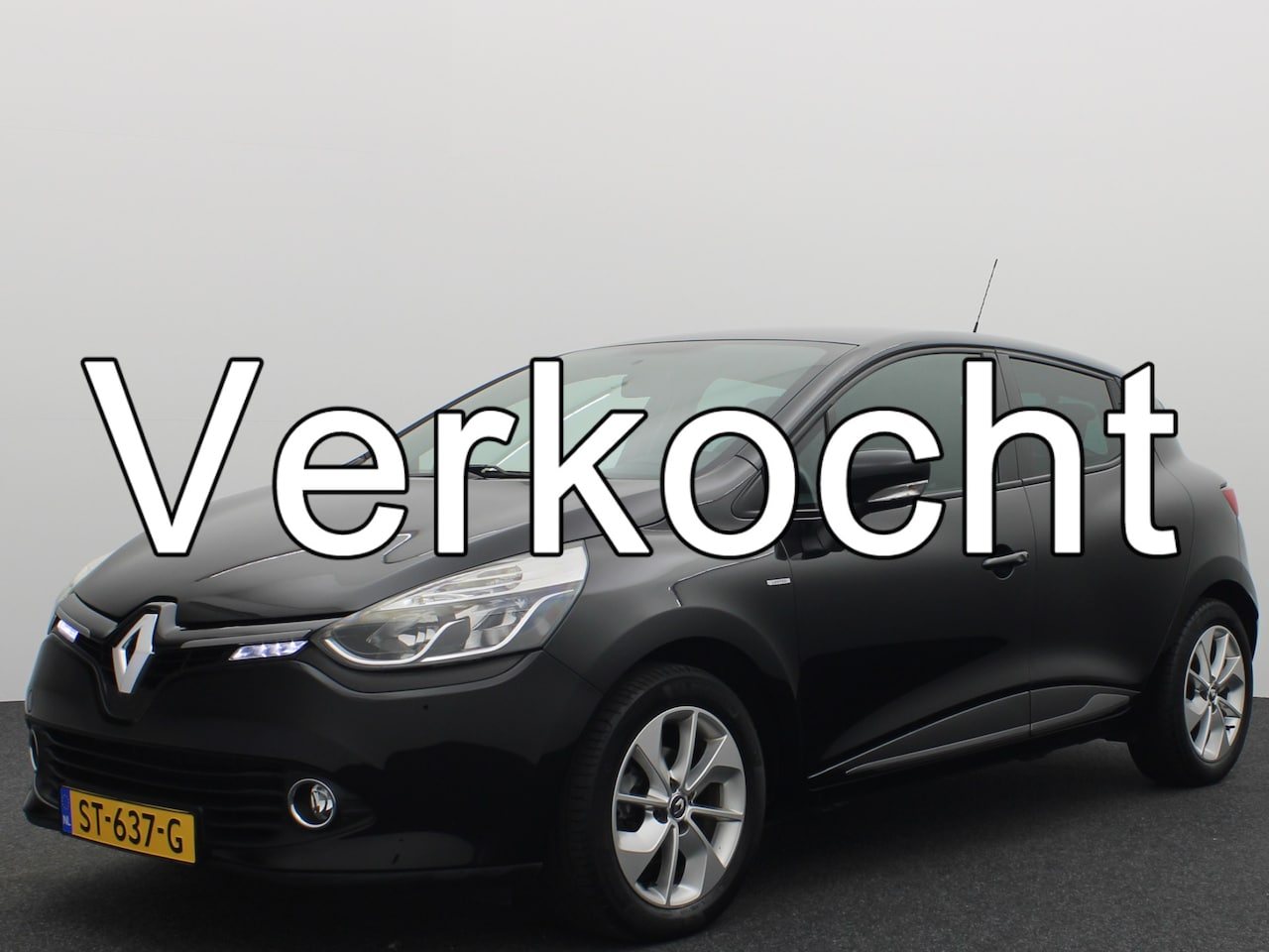 Renault Clio - 0.9 TCe Limited NAVI / AIRCO / DAB+ / PDC / BLUETOOTH / CRUISE - AutoWereld.nl