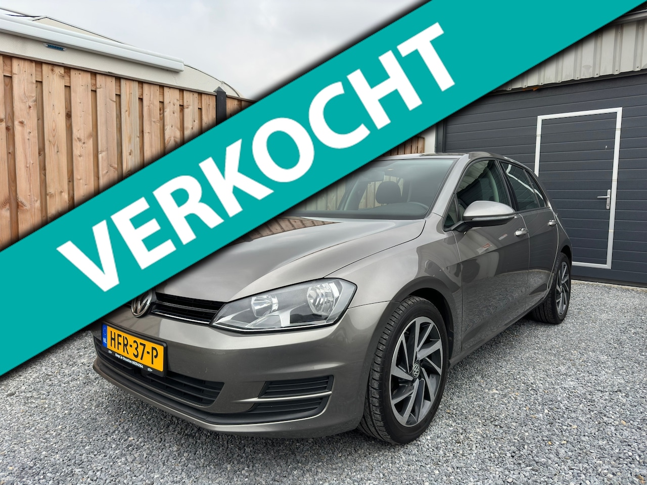 Volkswagen Golf - 1.2 TSI Highline Car Pass | ACC | Nieuwe APK - AutoWereld.nl