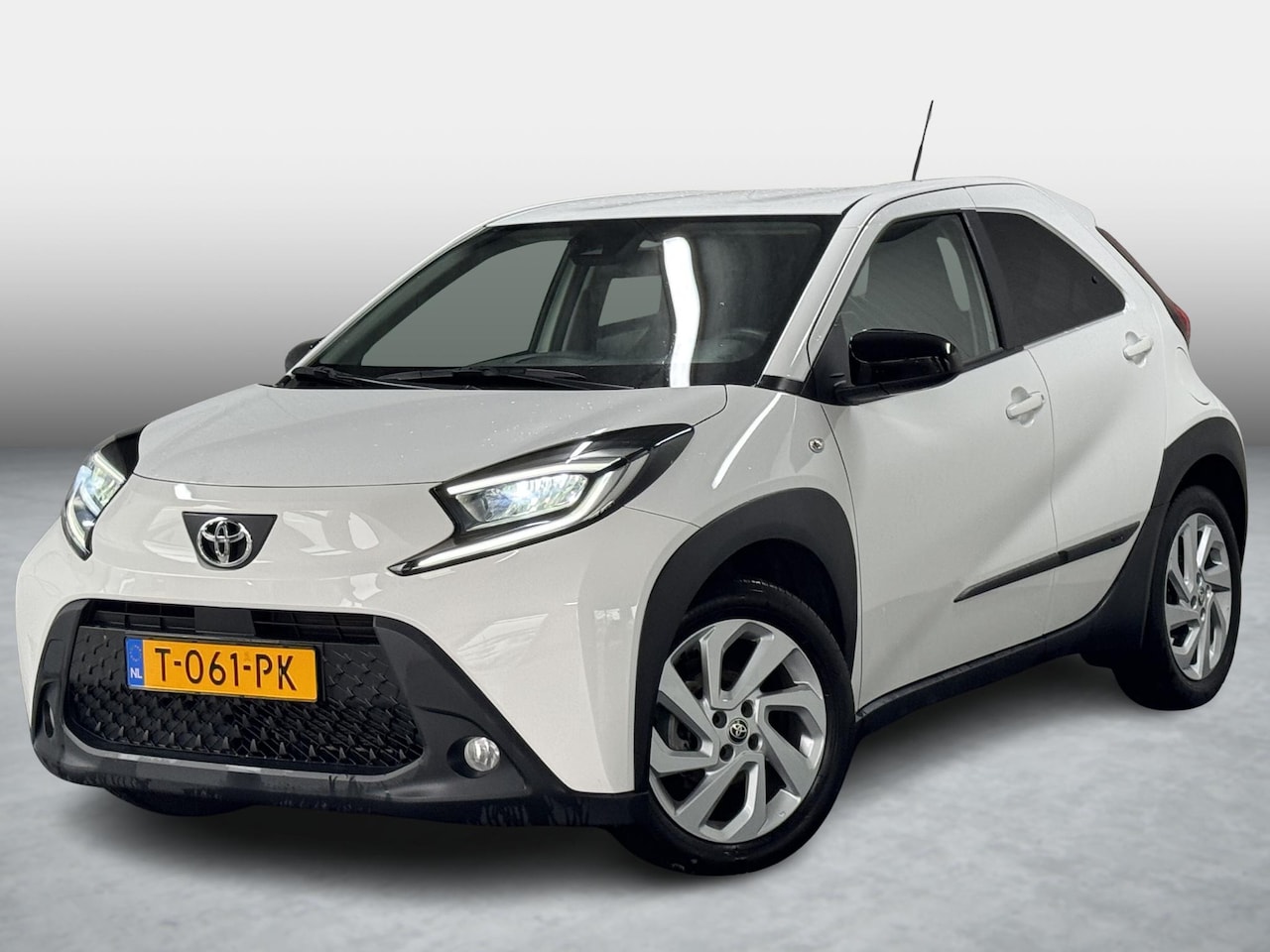 Toyota Aygo X - 1.0 VVT-i MT First Camera Clima Cruise - AutoWereld.nl