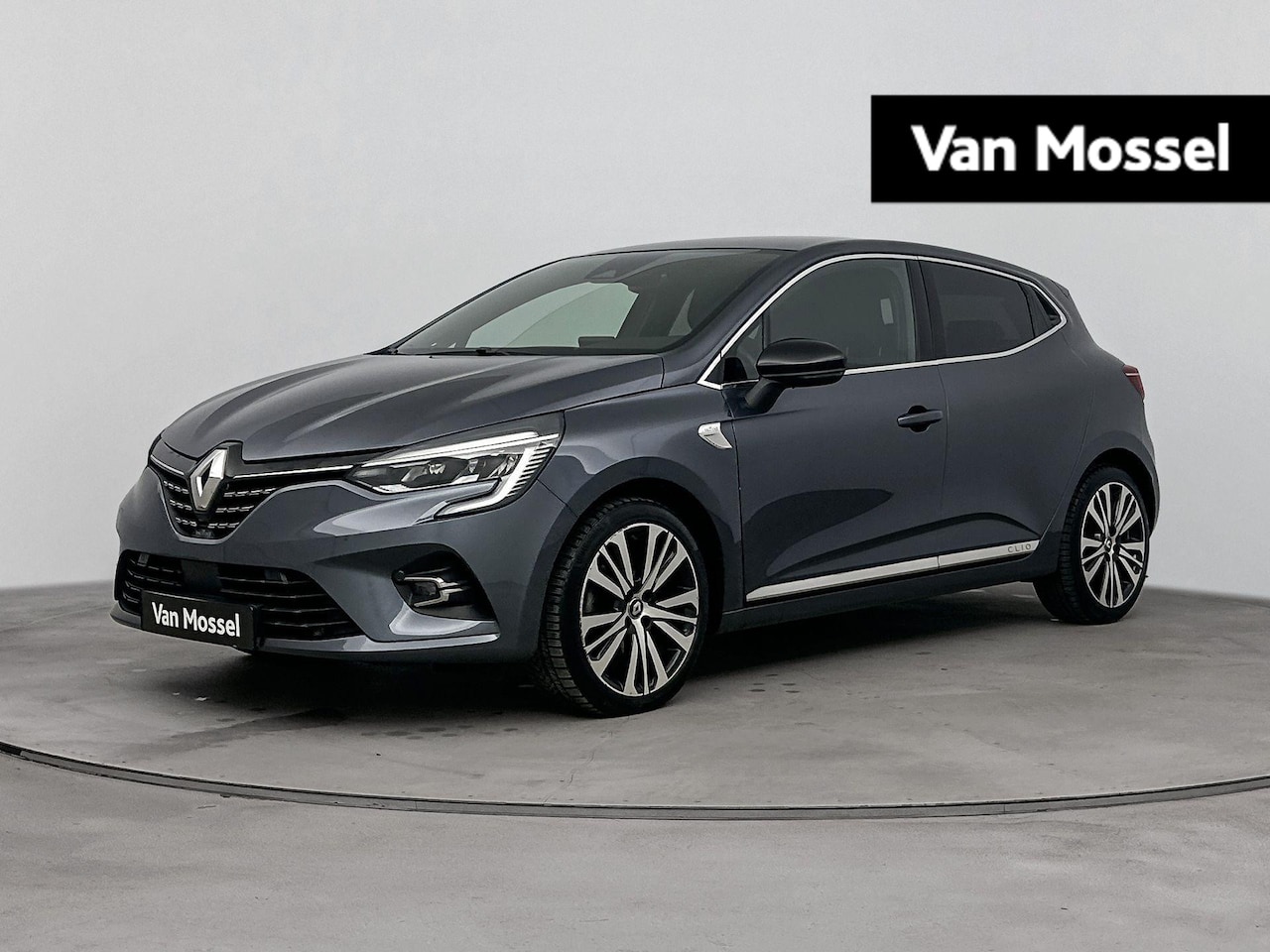 Renault Clio - 1.3 TCe EDC 130Pk Initiale Paris | Navigatie | Apple & Android Carplay | Parkeersensoren & - AutoWereld.nl