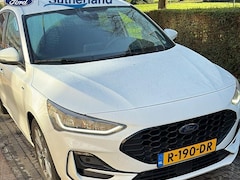 Ford Focus - 1.0 EcoBoost Hybrid ST-Line | Automaat | Winter Pack | Privacy glass | Camera