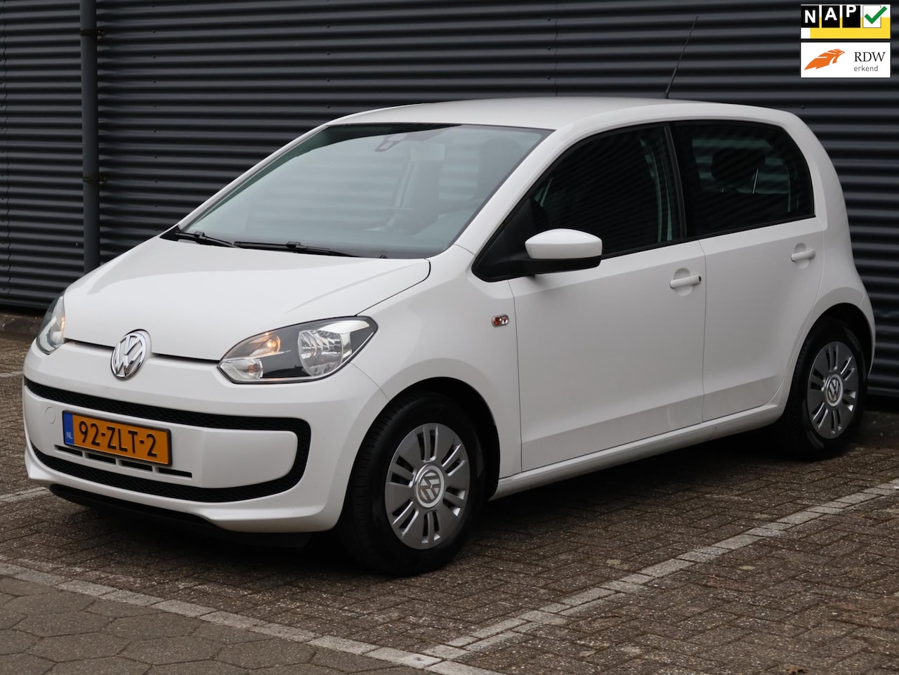 Volkswagen Up! - 1.0 move up!|Nav|Cruise|Airco|PDC|2e Eigenaar - AutoWereld.nl