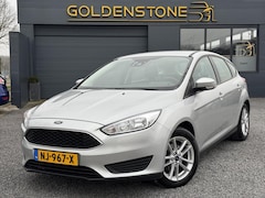 Ford Focus - 1.0 Titanium Clima, Cuise, PDC, Trekhaak, Weinig KM, 125pk, Lmv, 6 Bak, Nieuwe Apk bij Afl