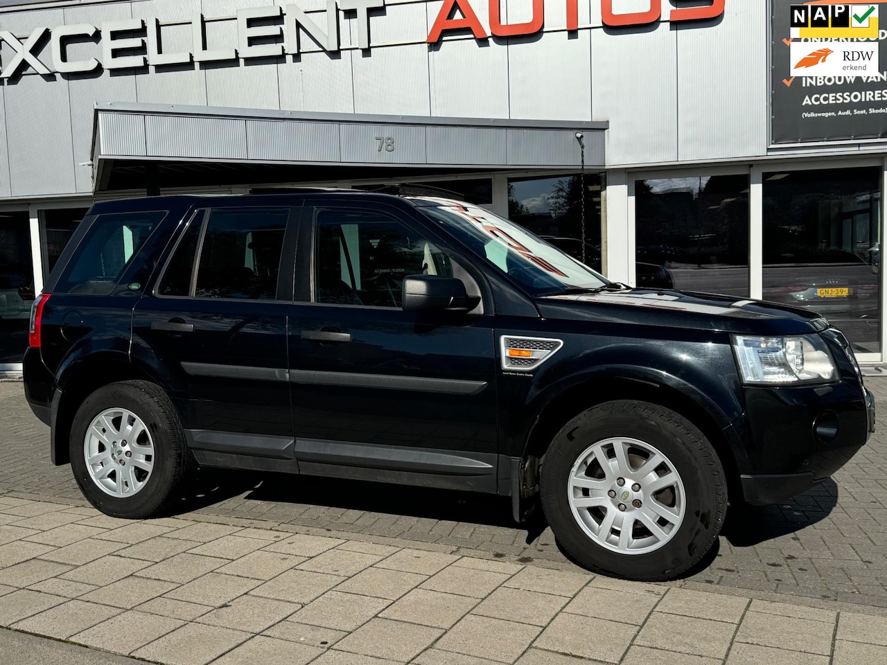 Land Rover Freelander - 2.2 TD4 HSE-Leder-Navi-Pano. dak - AutoWereld.nl