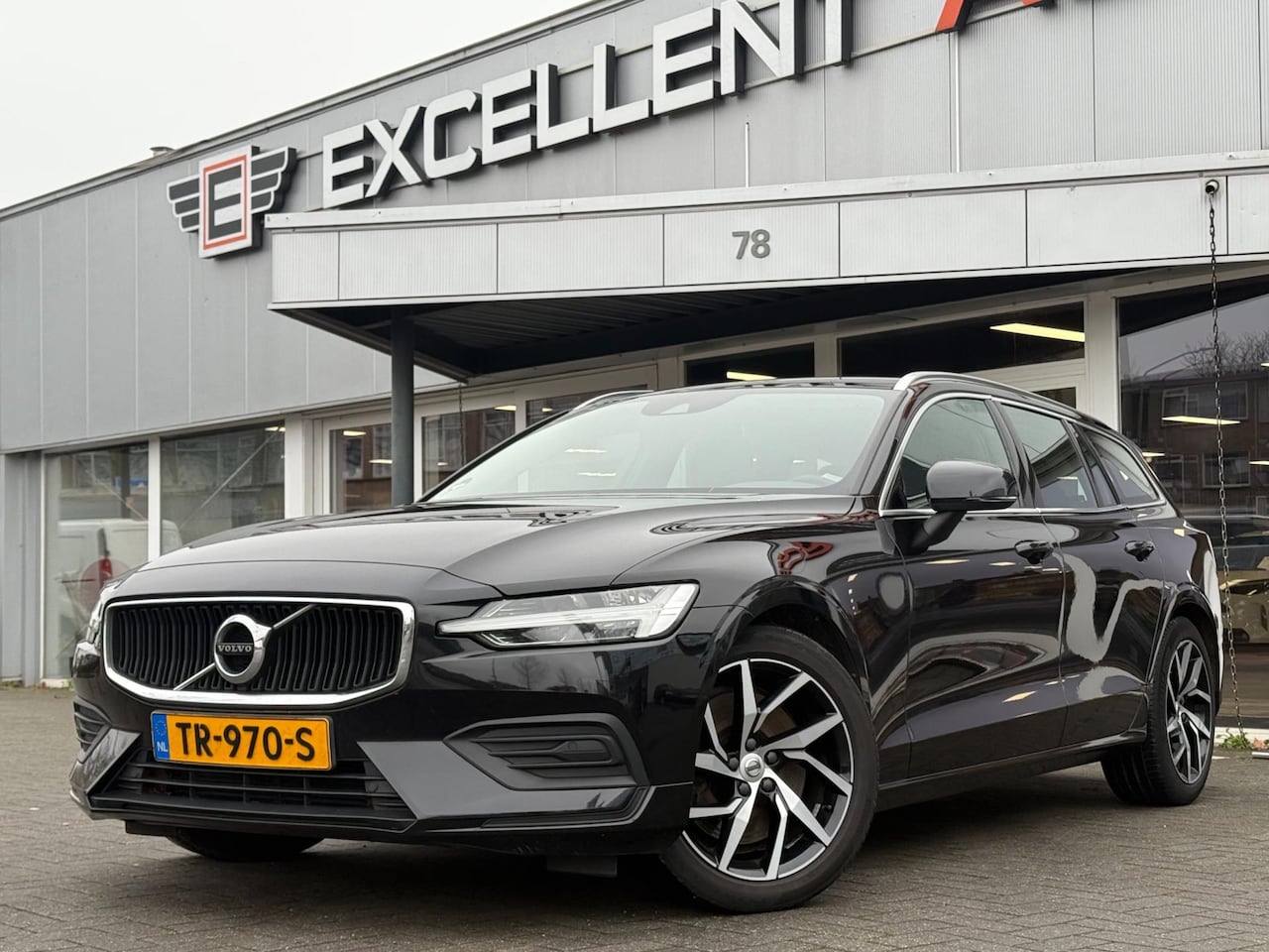 Volvo V60 - 2.0 T5 Momentum | Navigatie | CarPlay - AutoWereld.nl