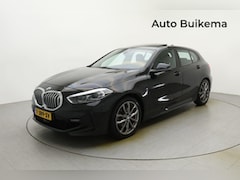 BMW 1-serie - 118i Aut M Sport -HeadUp -Pano Dak -M Sportbesturing -Trekhaak -Live Cockpit Prof -WiFi -H