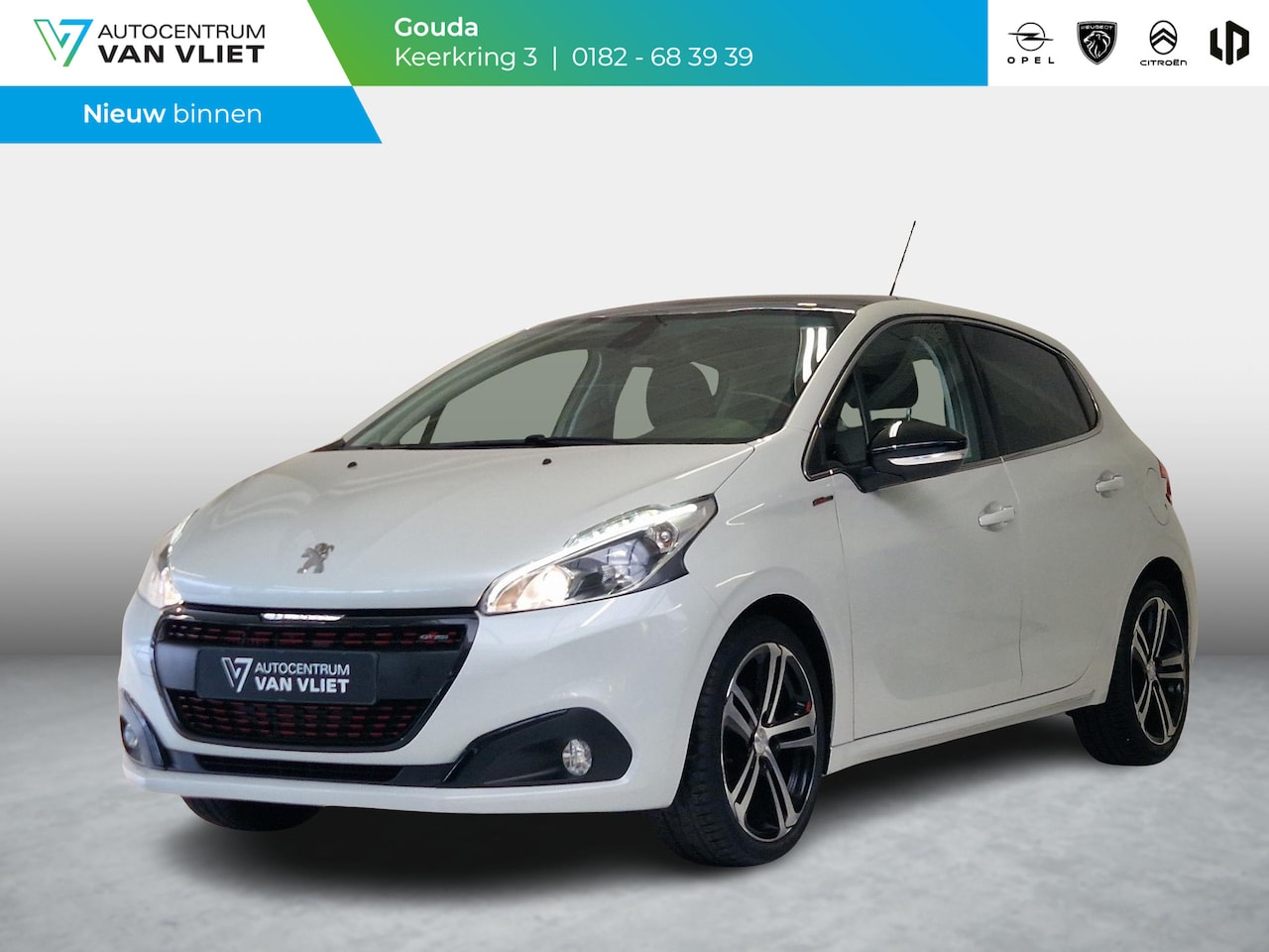 Peugeot 208 - 1.2 PureTech GT-line 110 PK | Panoramadak | Navigatie | Apple Carplay/Android Auto | Cruis - AutoWereld.nl