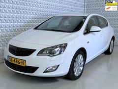 Opel Astra - 1.6 Turbo GT 180PK AUTOMAAT (2011)