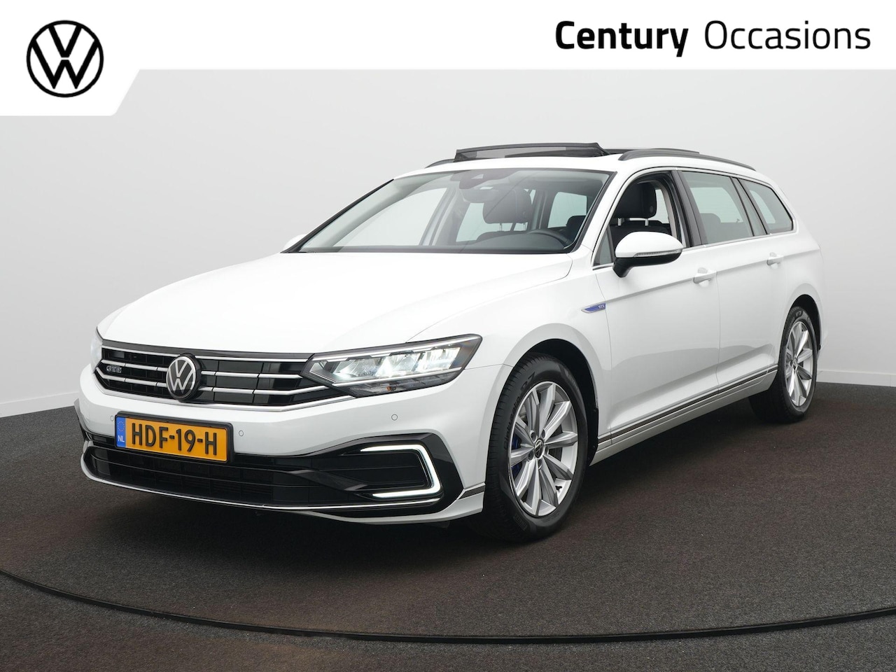 Volkswagen Passat Variant - 1.4 TSI PHEV GTE Business / Panoramadak / Elek. Trekhaak / Camera / - AutoWereld.nl