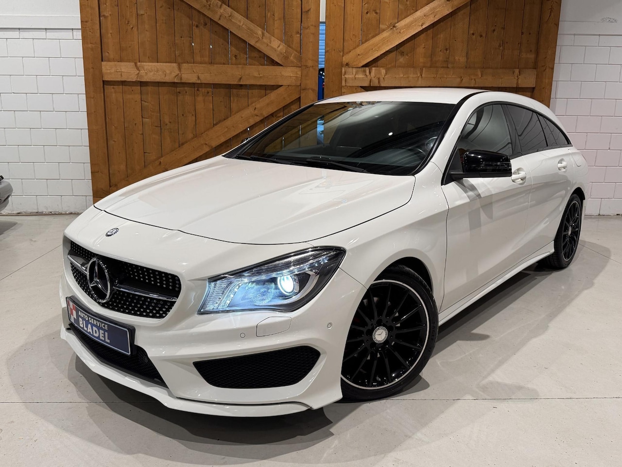 Mercedes-Benz CLA-klasse Shooting Brake - 180 AMG automaat - AutoWereld.nl