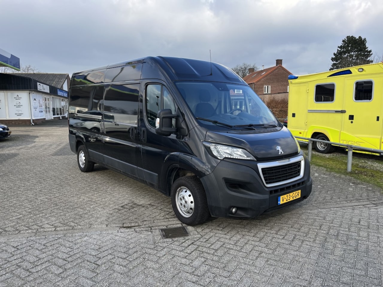 Peugeot Boxer - 335 2.2 HDI L3H2 335 2.2 HDI L3H2 Asp - AutoWereld.nl