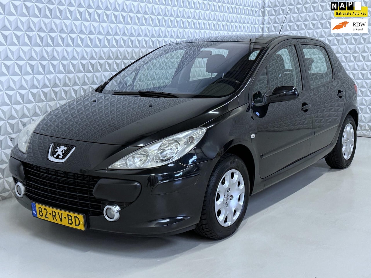 Peugeot 307 - 1.6-16V XS Airco Cruise Trekhaak 182.000km (2005) - AutoWereld.nl