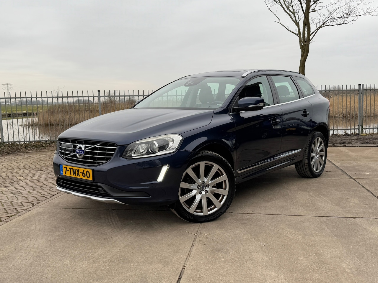 Volvo XC60 - 2.0 T5 FWD Summum | Autm | Dak | Navi | Clima | Cruise | Leer | - AutoWereld.nl