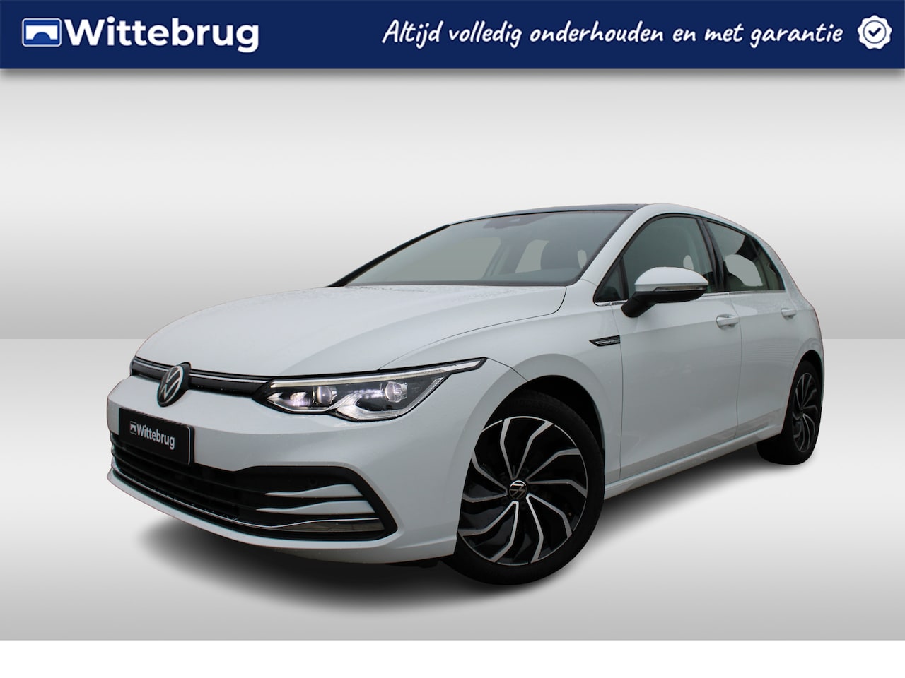 Volkswagen Golf - 1.5 TSI 150pk Style / Panoramadak / 17" LMV / Navi / IQ LED Matrix / Alarm / Stuur en Stoe - AutoWereld.nl