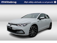 Volkswagen Golf - 1.5 TSI 150pk Style / Panoramadak / 17" LMV / Navi / IQ LED Matrix / Alarm / Stuur en Stoe