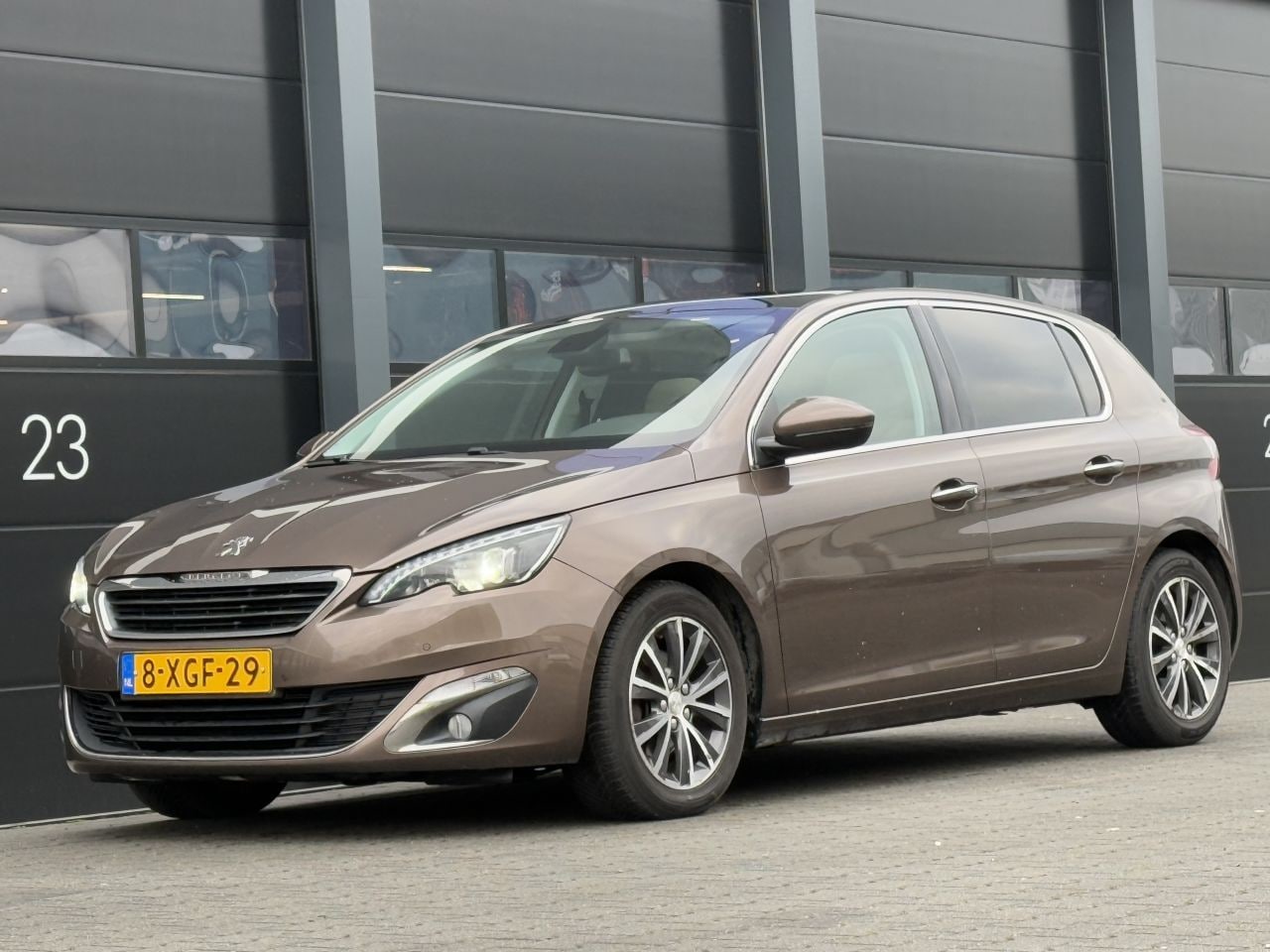 Peugeot 308 - 1.6 BlueHDi Pano Leer Xenon - AutoWereld.nl