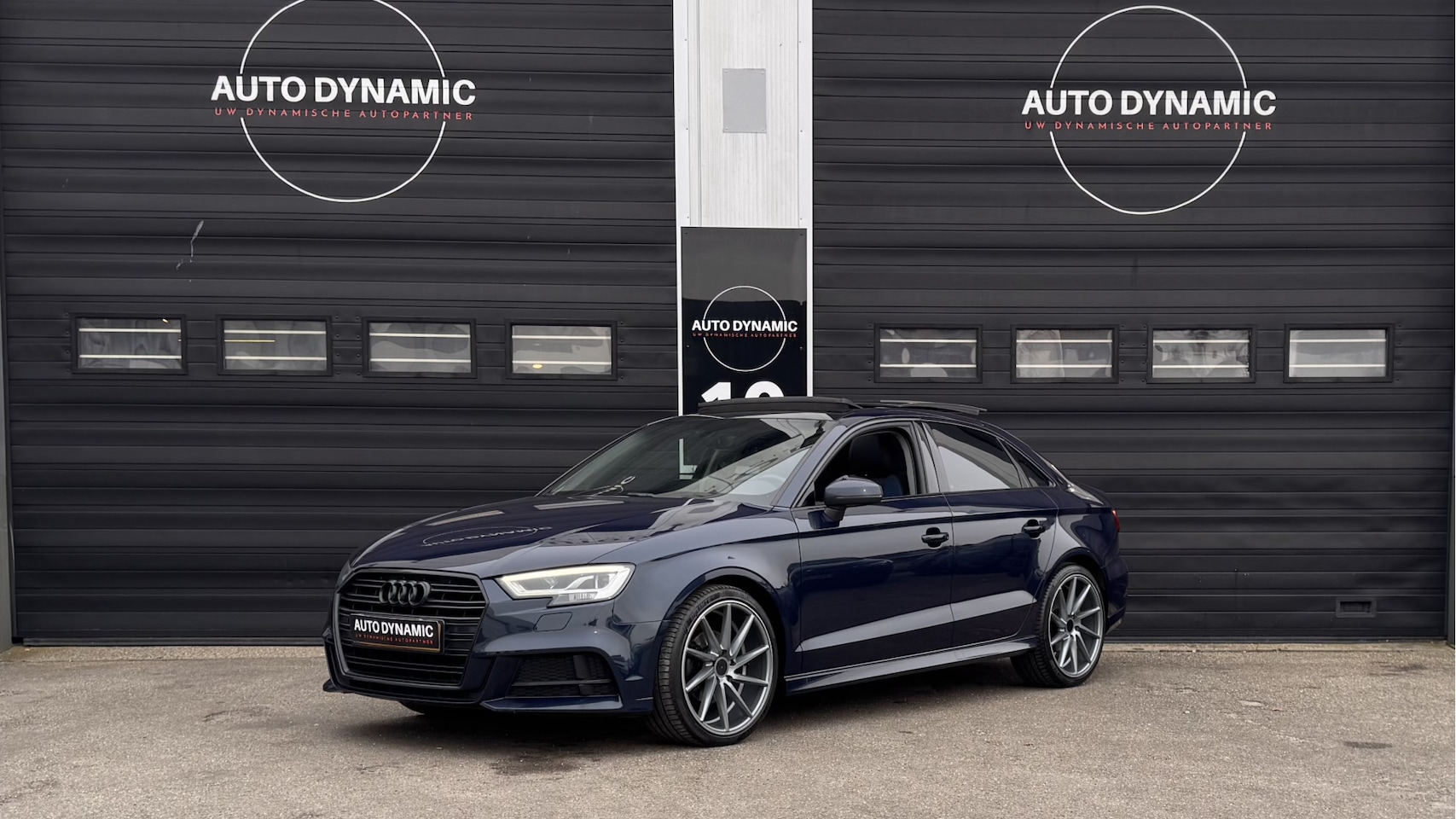 Audi A3 Limousine - 1.4 TFSI CoD Sport S Line Edition Pano | Navi | Sportstoelen - AutoWereld.nl